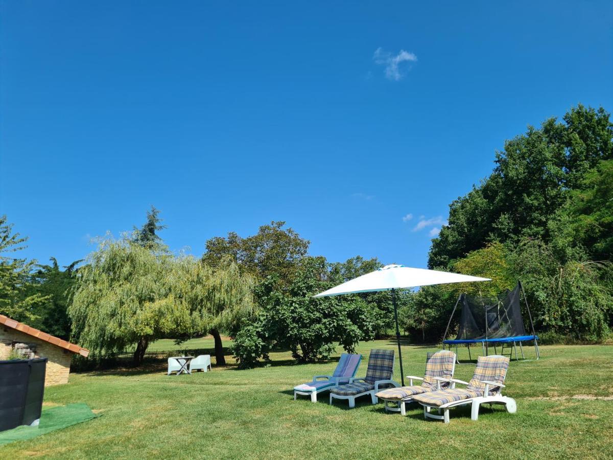 Le Coq En Repos Bed & Breakfast Saint-Sylvestre-sur-Lot Exterior photo